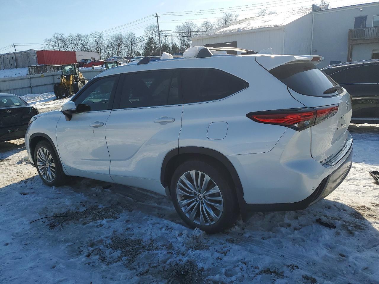2023 Toyota Highlander L - zdjęcie 2