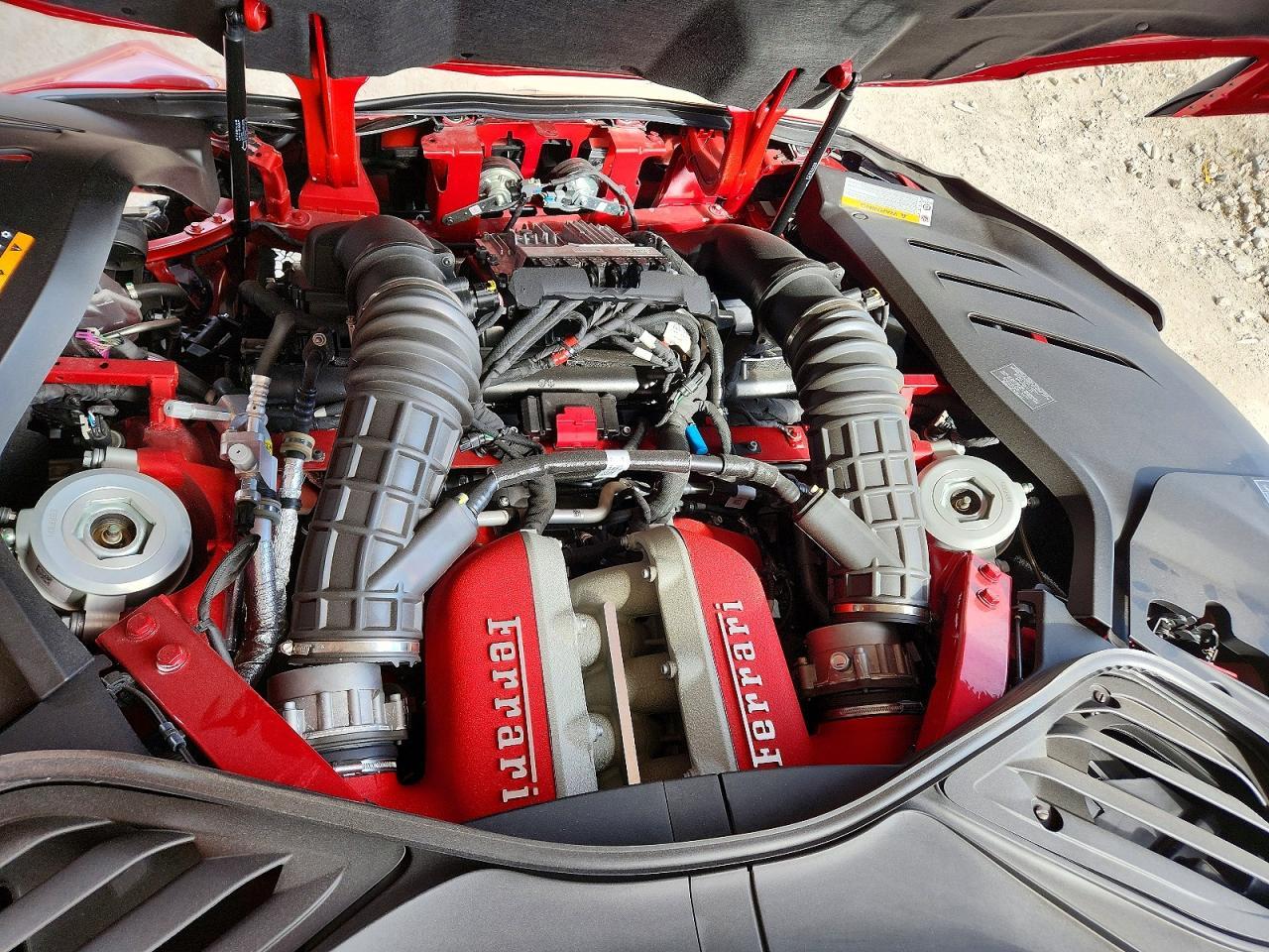 2025 Ferrari Purosangue - zdjęcie 12