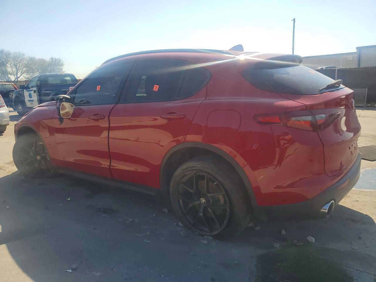 2021 Alfa Romeo Stelvio Sport - zdjęcie 2