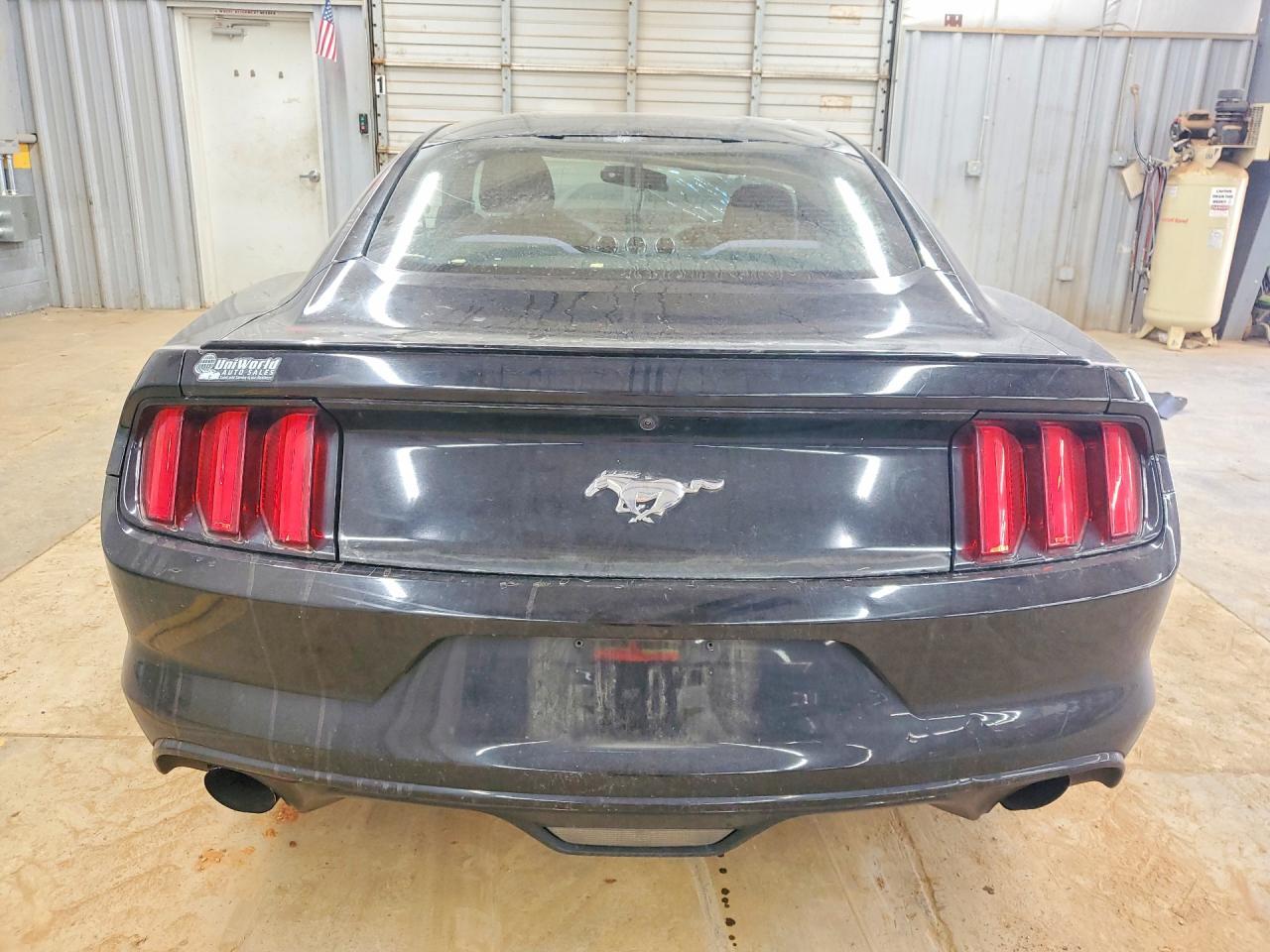 2015 Ford Mustang - zdjęcie 6