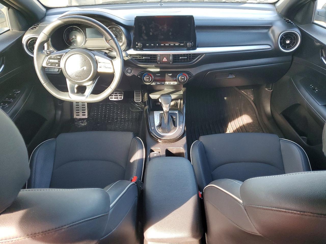 2024 Kia Forte Gt Line - zdjęcie 8