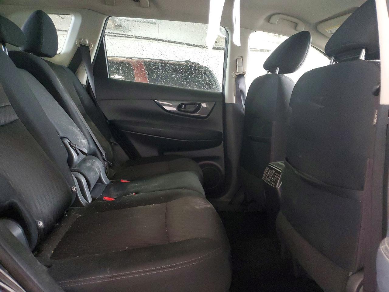 2019 Nissan Rogue S - zdjęcie 11