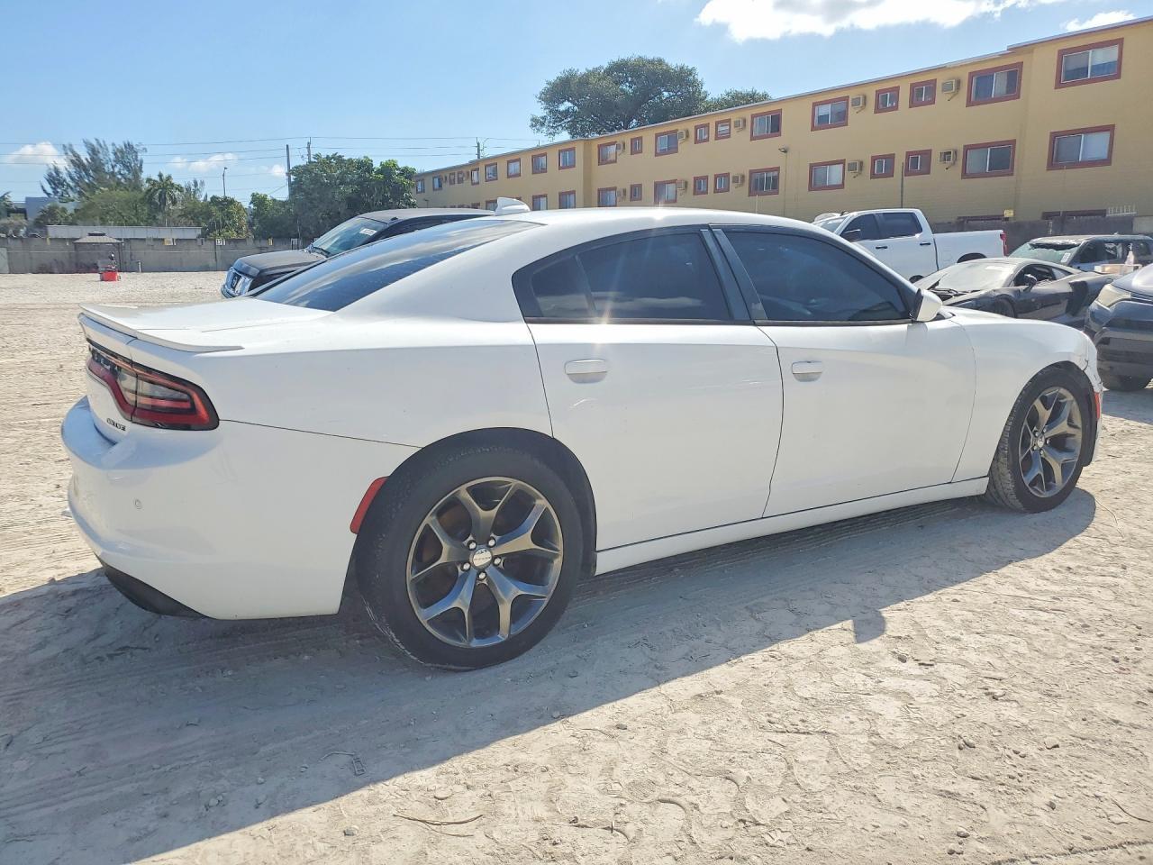 2016 Dodge Charger Sxt - zdjęcie 3