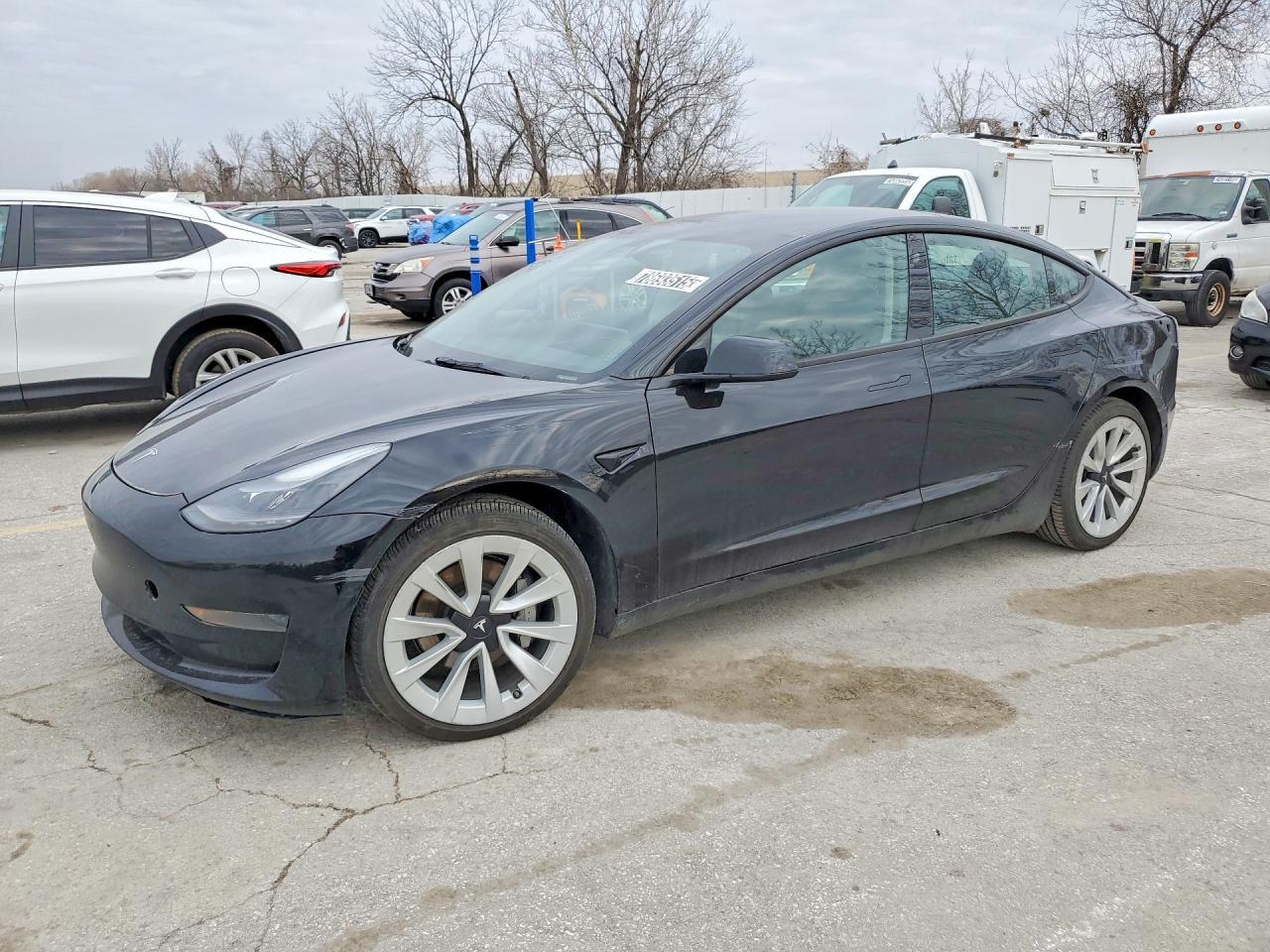 2022 Tesla Model 3 - zdjęcie główne