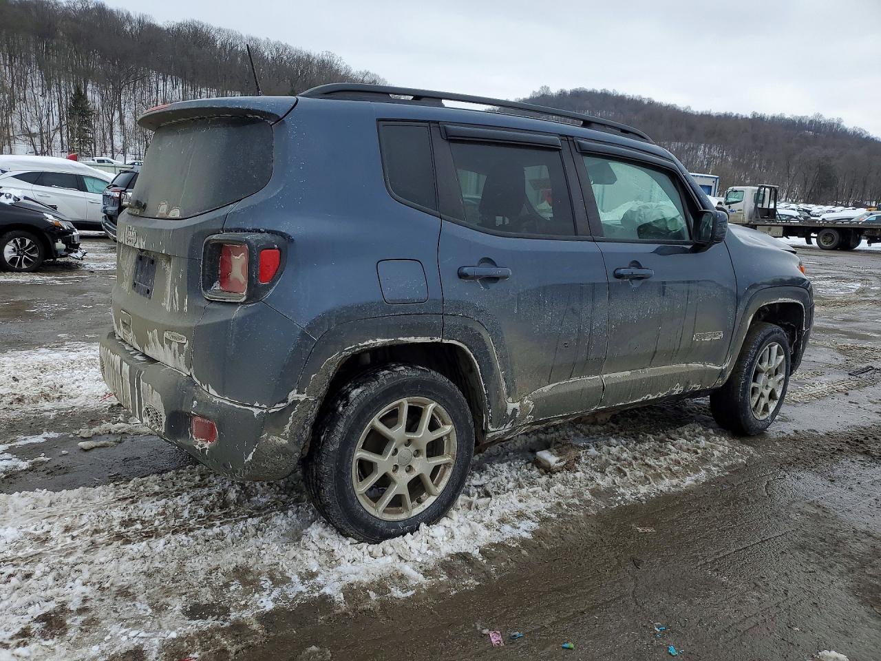 2019 Jeep Renegade Latitude - zdjęcie 3