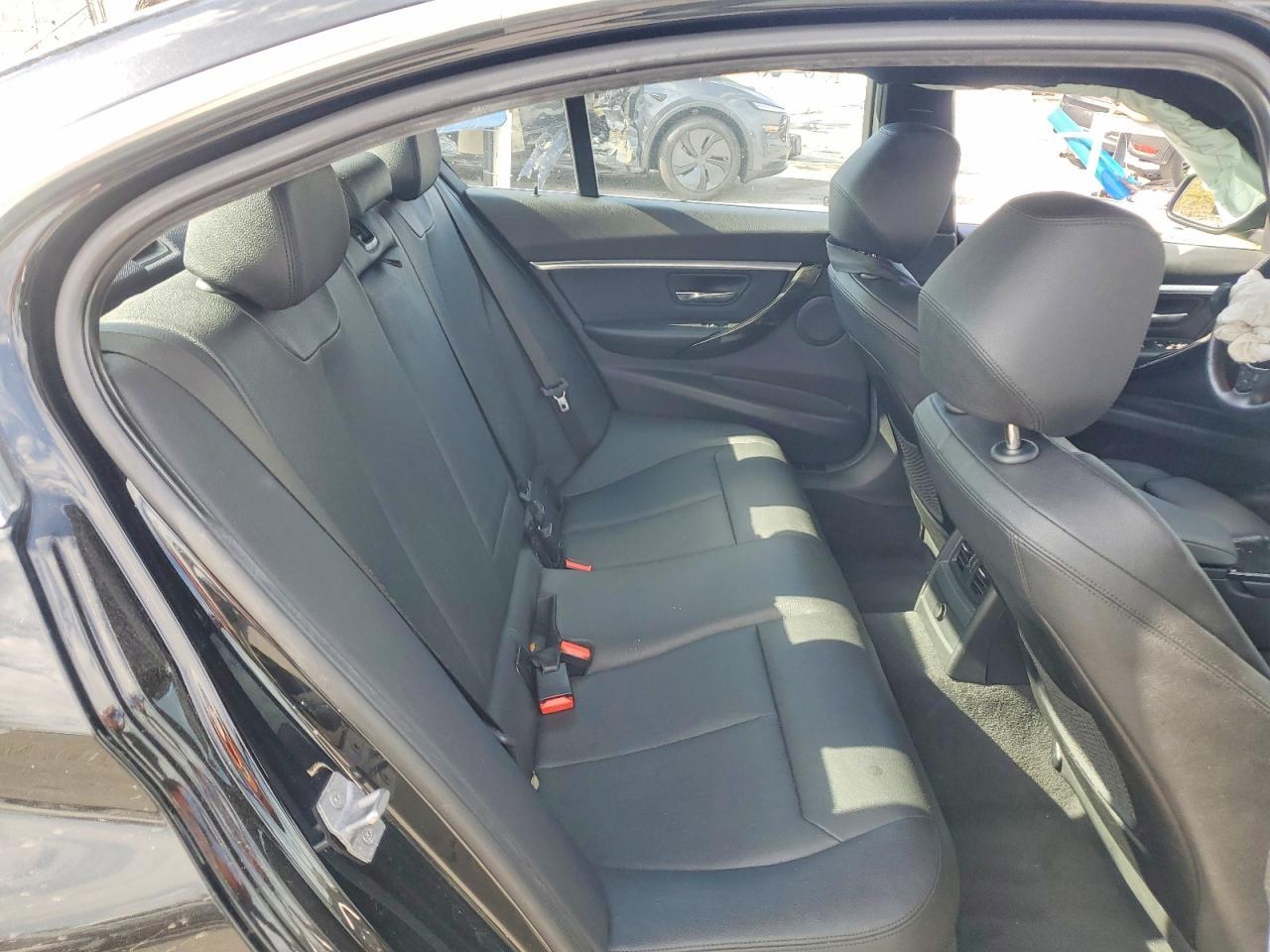 2018 BMW 330 I - zdjęcie 10