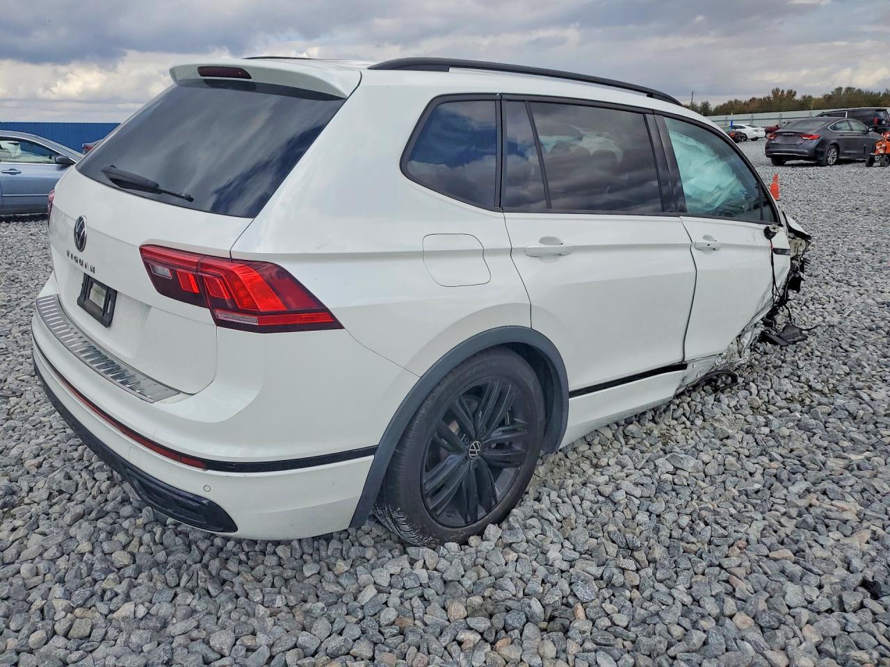 2022 Volkswagen Tiguan Se R-Line Black - zdjęcie 3