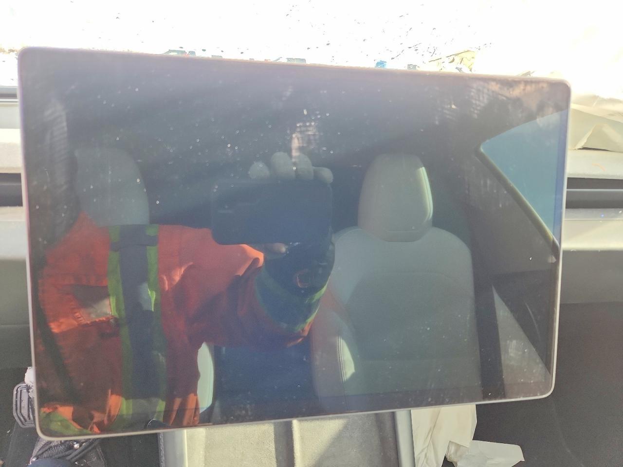 2024 Tesla Model 3 - zdjęcie 9