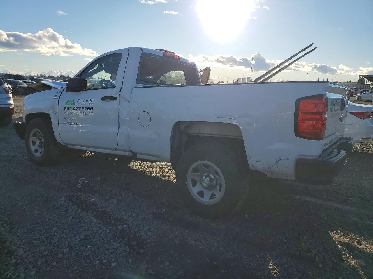 2018 Chevrolet Silverado C1500 - zdjęcie 2
