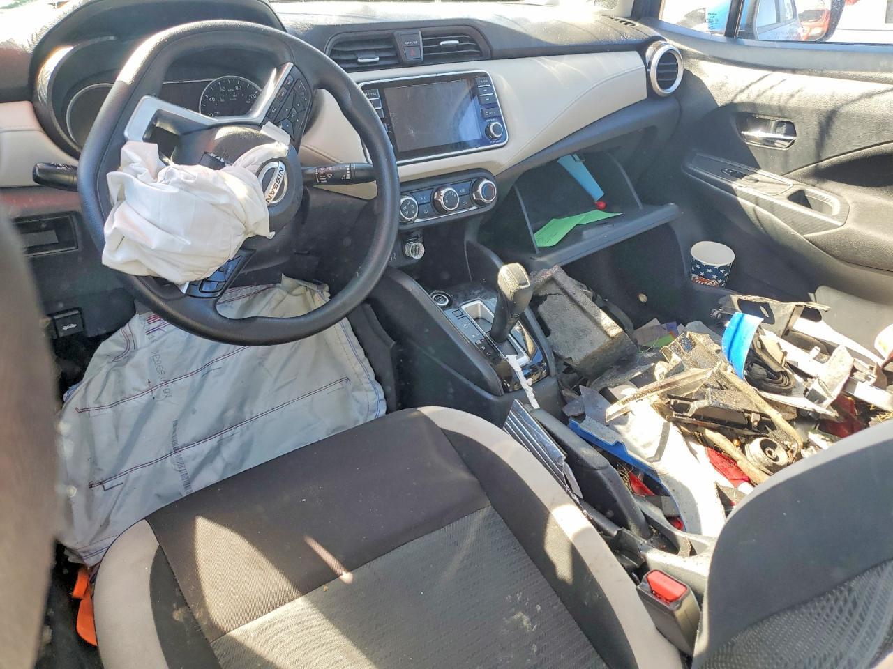 2022 Nissan Versa Sv - zdjęcie 8