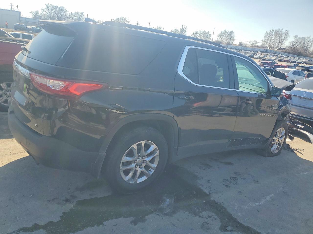 2021 Chevrolet Traverse Lt - zdjęcie 3