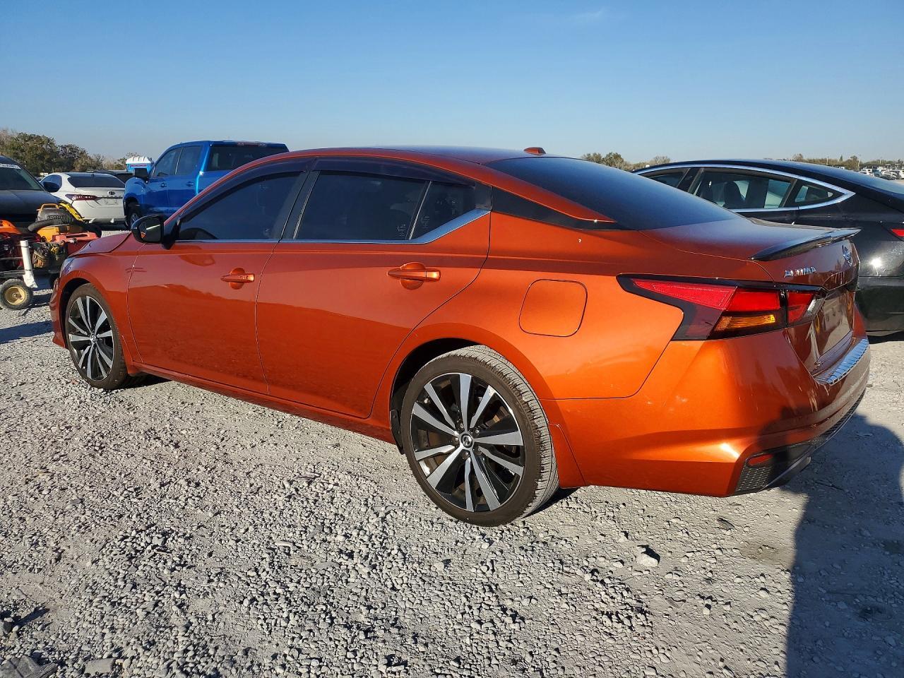 2022 Nissan Altima - zdjęcie 2