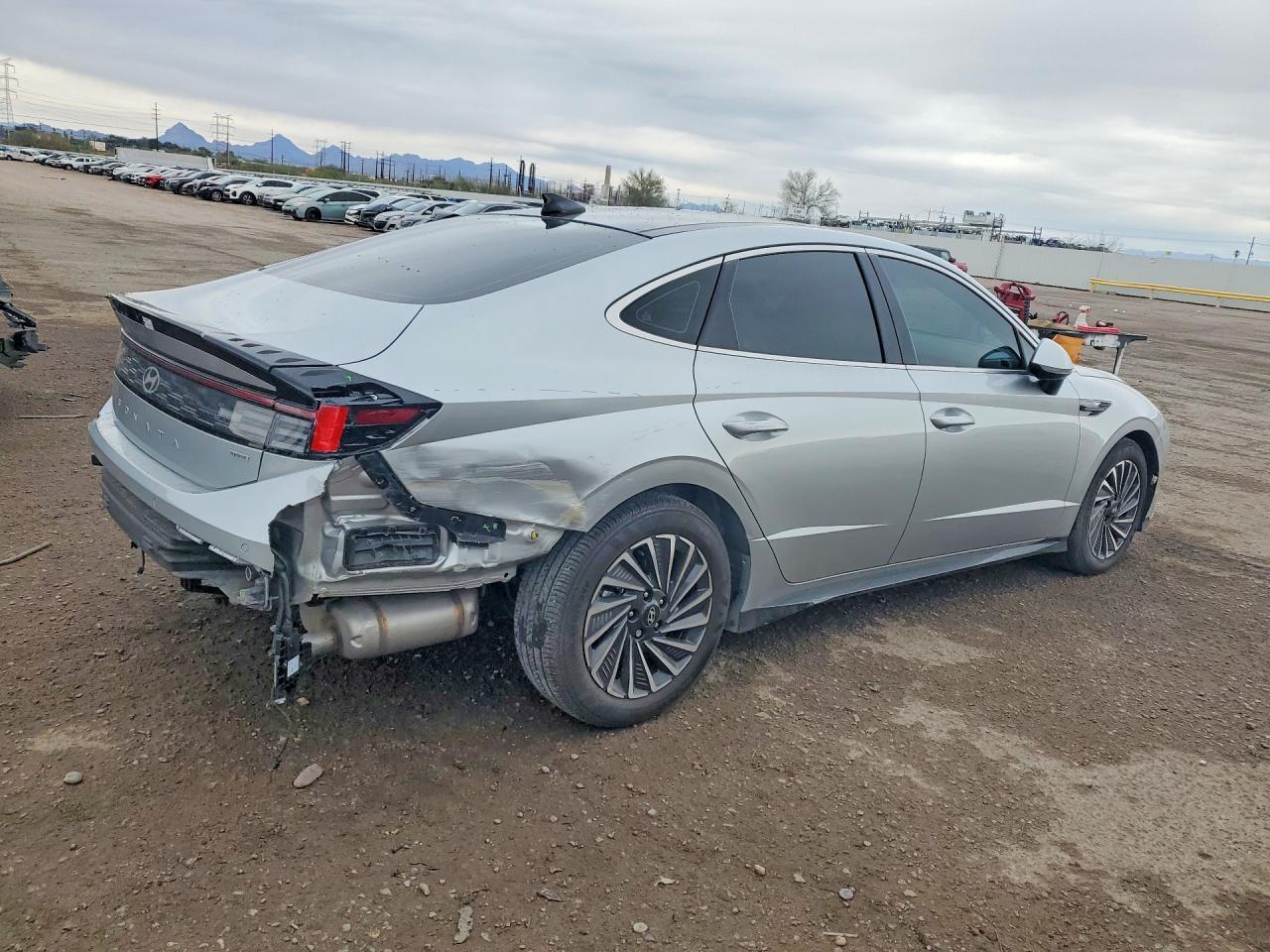 2025 Hyundai Sonata Hybrid - zdjęcie 3
