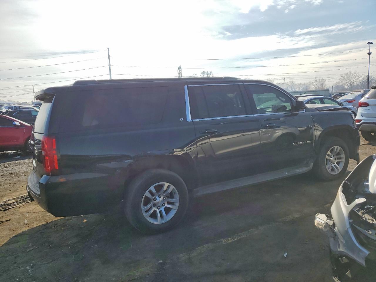 2017 Chevrolet Suburban K1500 Lt - zdjęcie 3