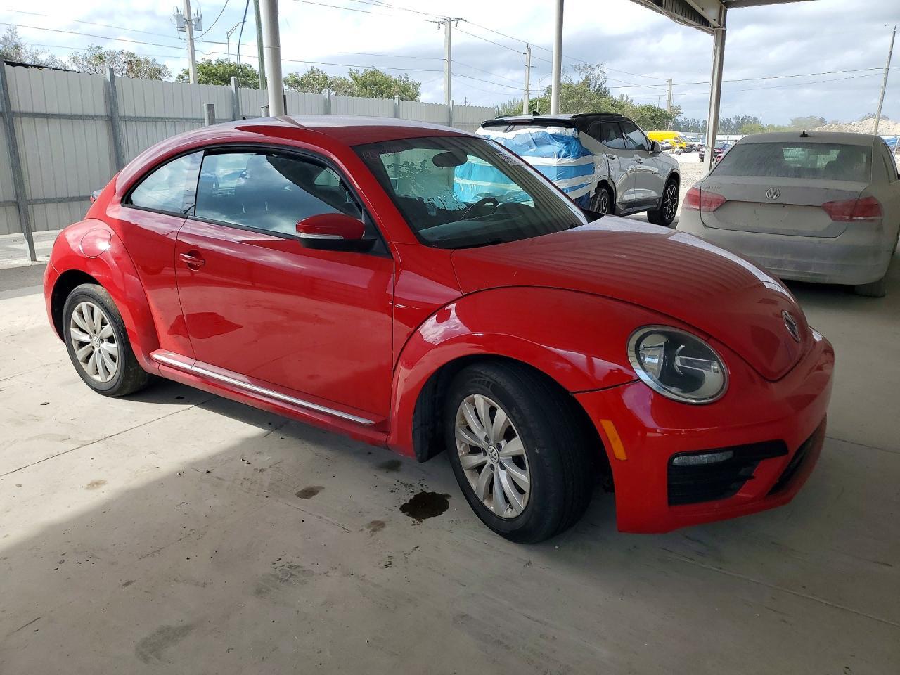 2019 Volkswagen Beetle S - zdjęcie 4