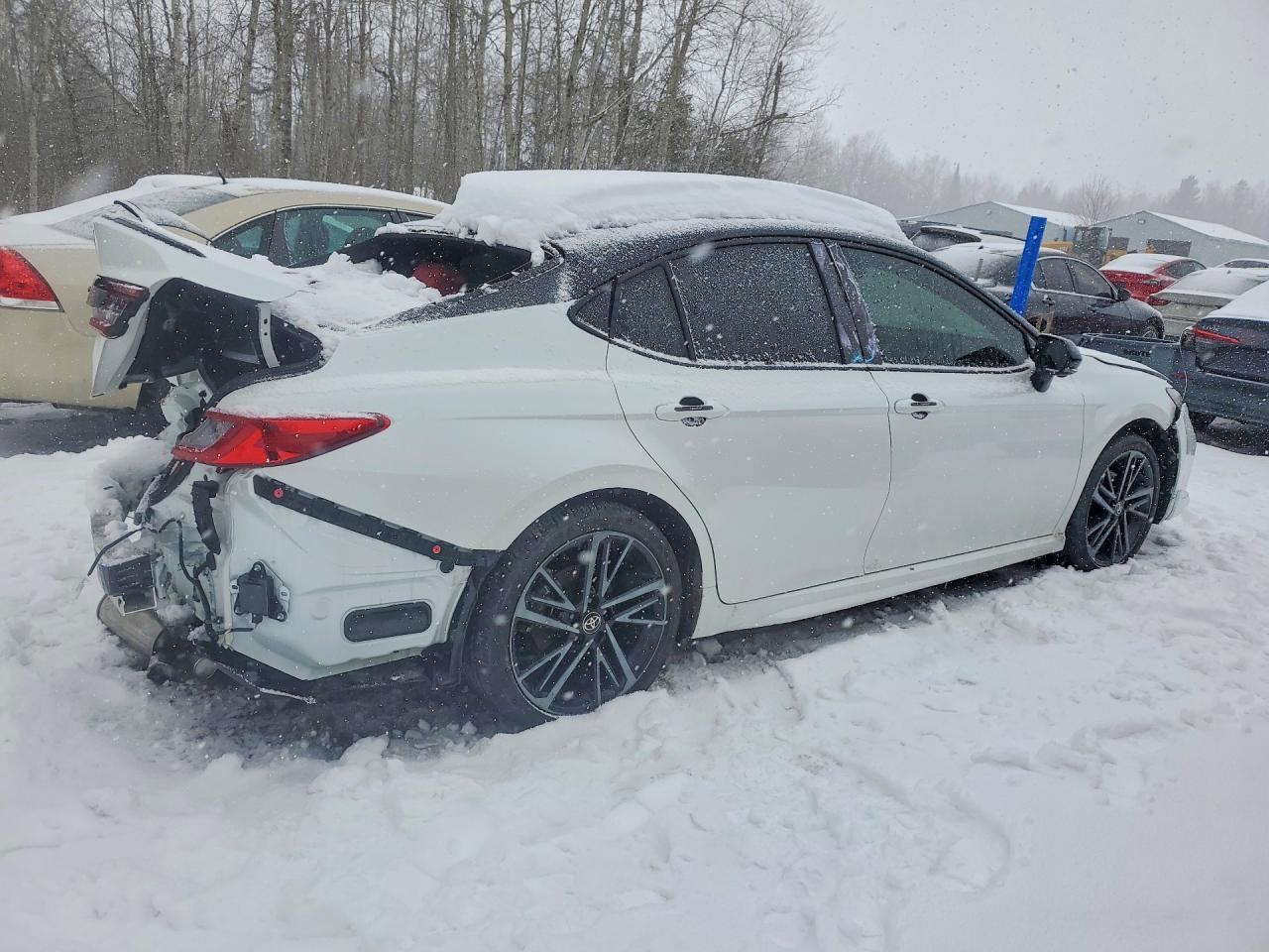 2025 Toyota Camry Xse - zdjęcie 3