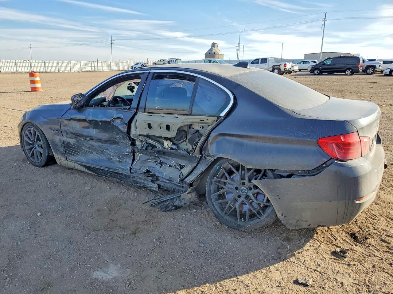 2016 BMW 535 Xi - zdjęcie 2