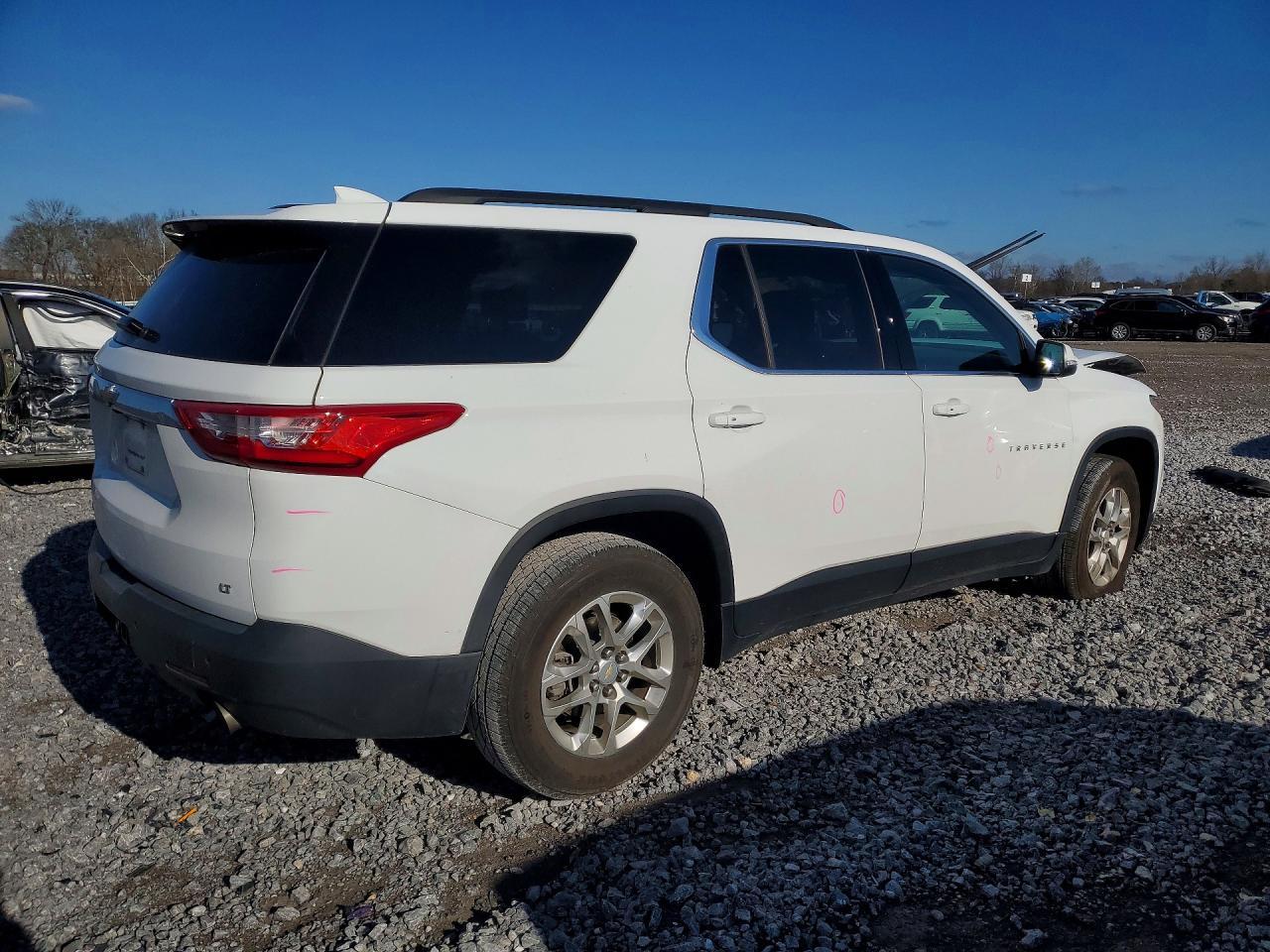 2021 Chevrolet Traverse Lt - zdjęcie 3