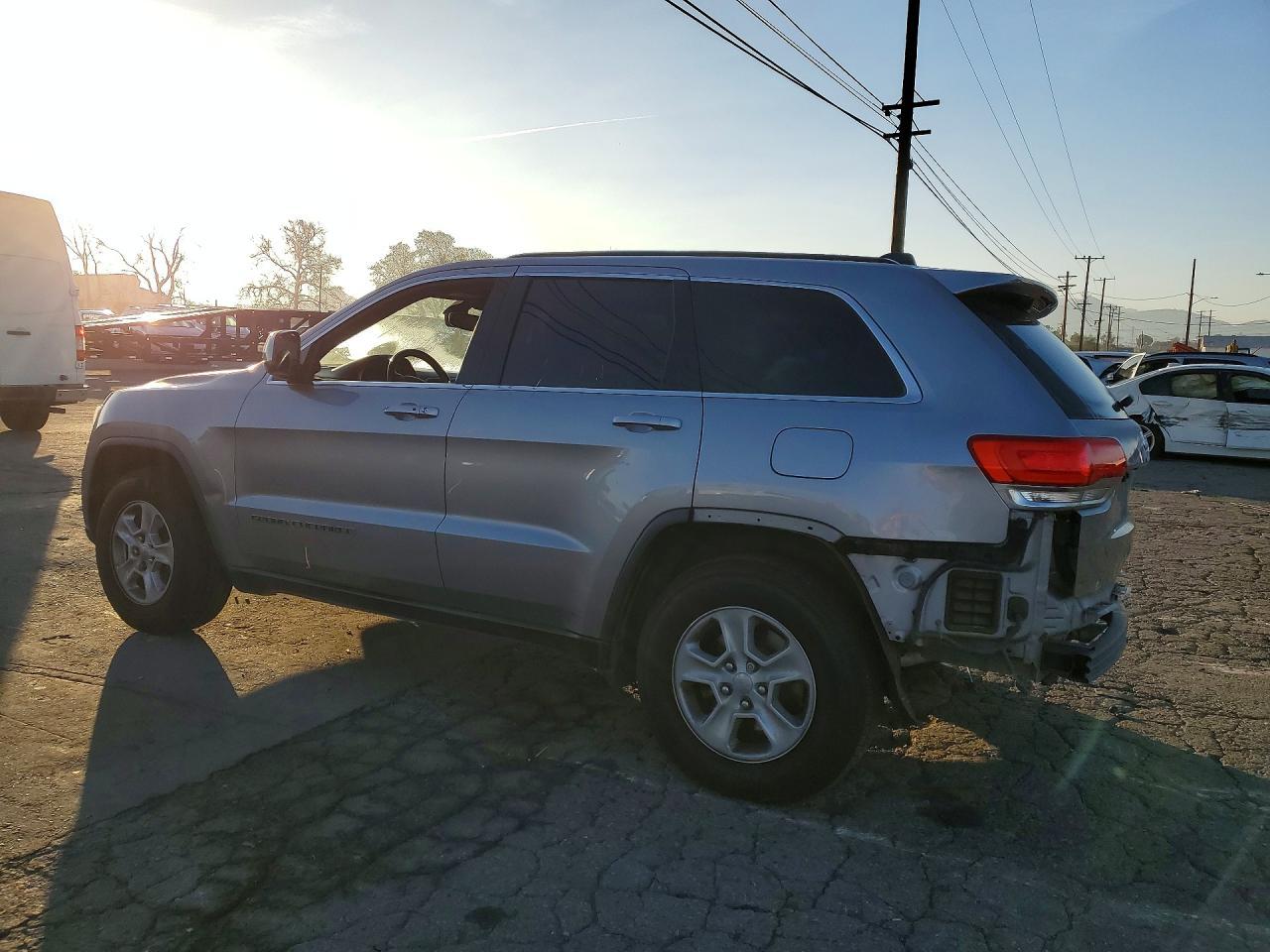 2017 Jeep Grand Cherokee Laredo - zdjęcie 2