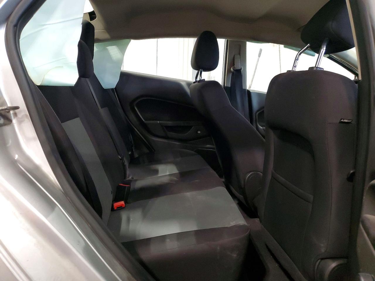 2019 Ford Fiesta S - zdjęcie 10