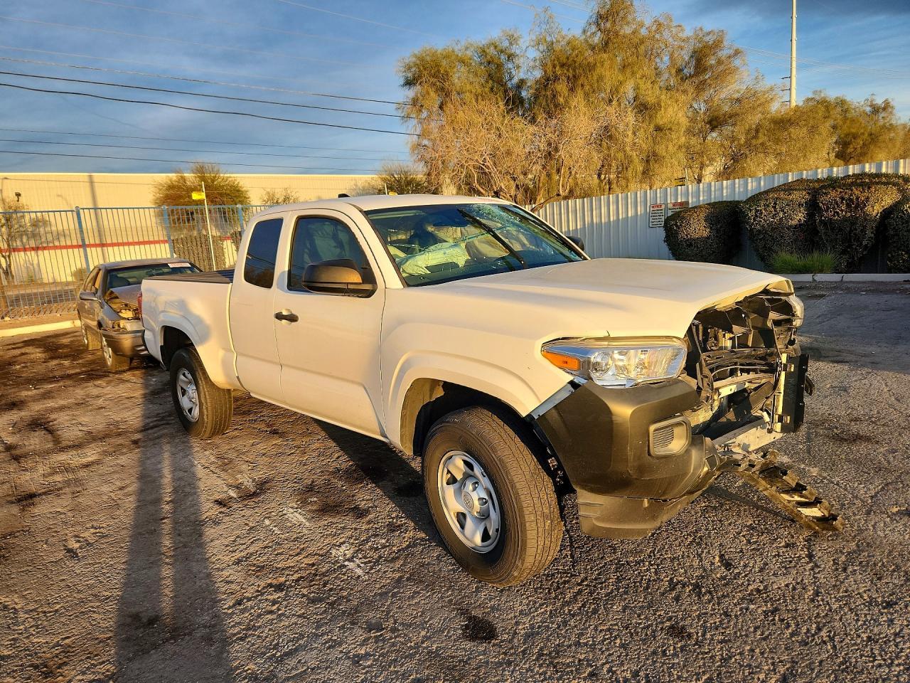 2021 Toyota Tacoma Sr - zdjęcie 4