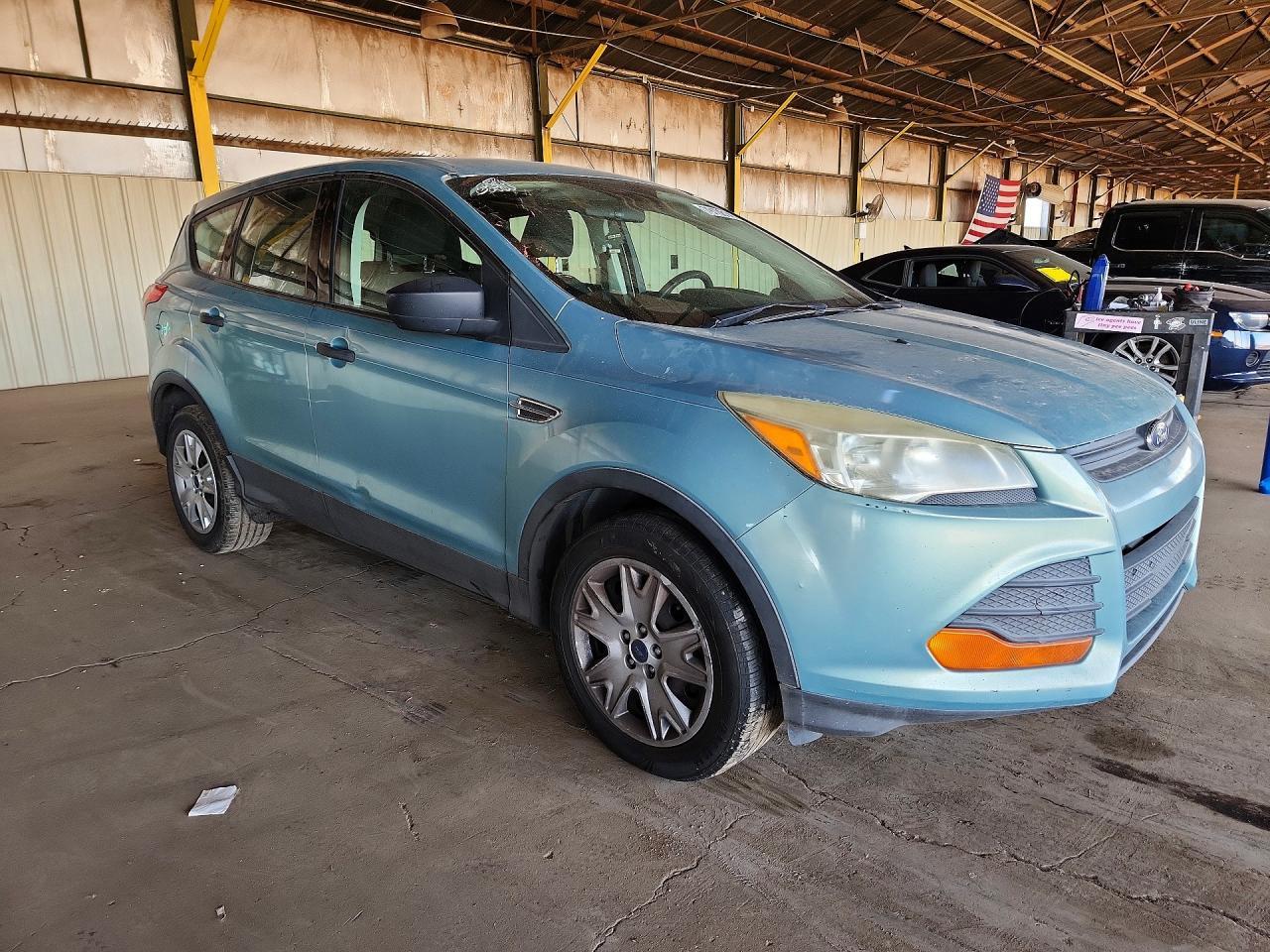 2013 Ford Escape S - zdjęcie 4