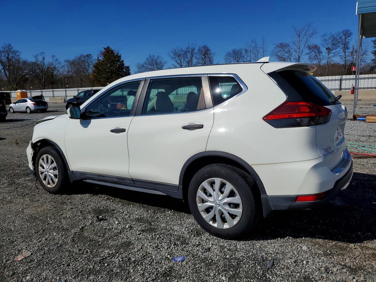 2017 Nissan Rogue S - zdjęcie 2