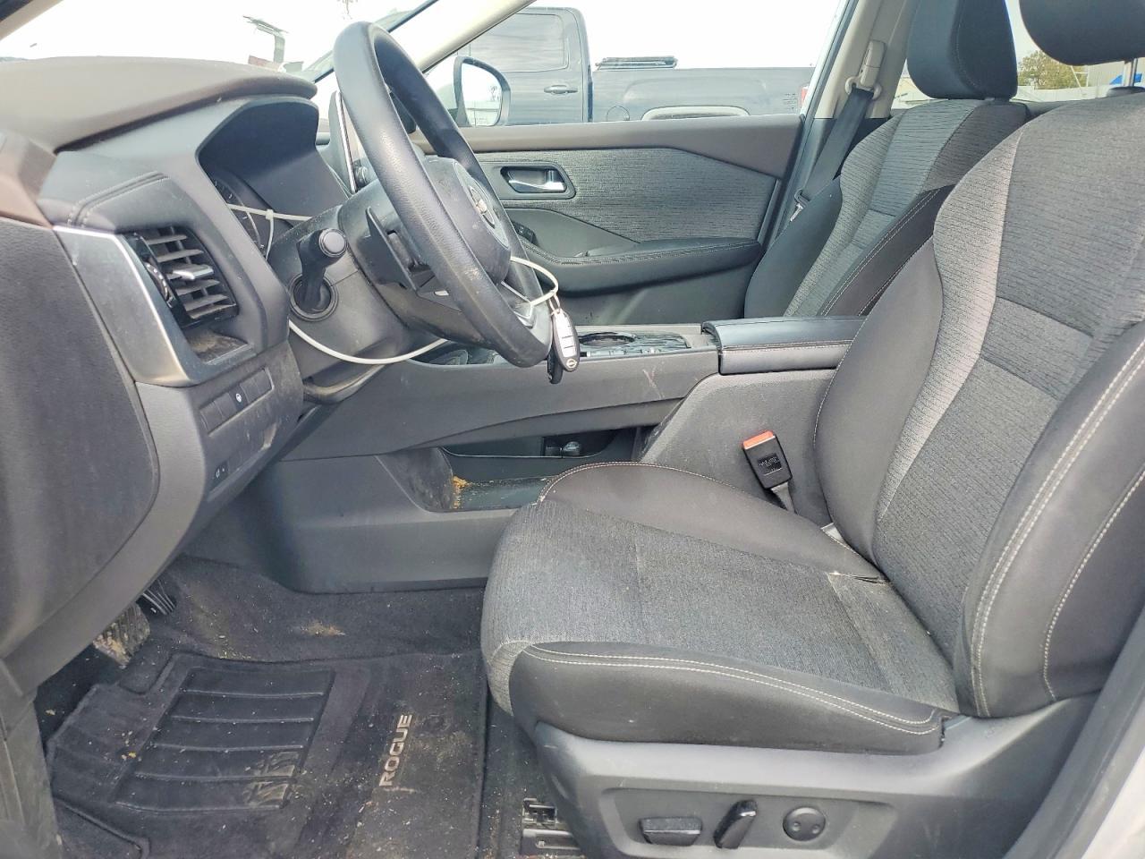 2022 Nissan Rogue Sv - zdjęcie 7