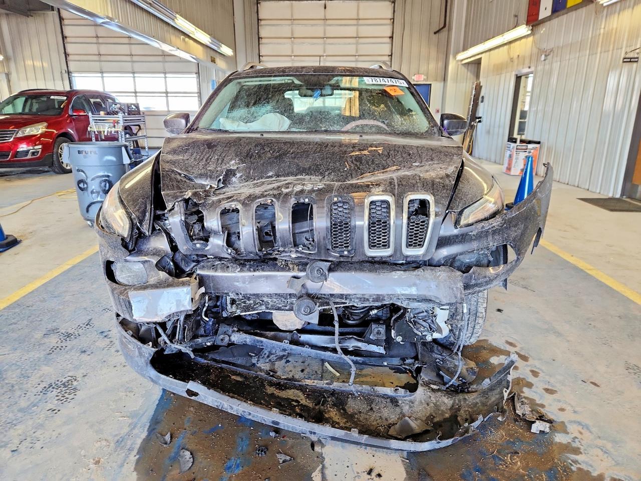 2016 Jeep Cherokee Latitude - zdjęcie 5