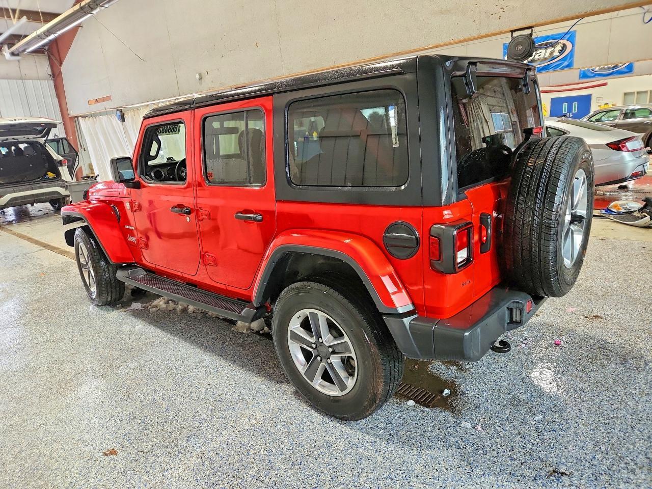 2023 Jeep Wrangler Sahara - zdjęcie 2