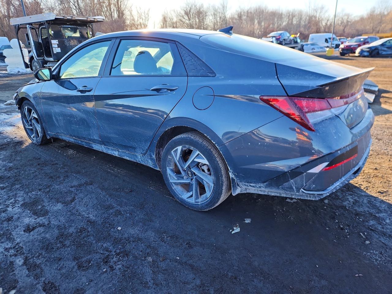 2025 Hyundai Elantra Sel Sport - zdjęcie 2