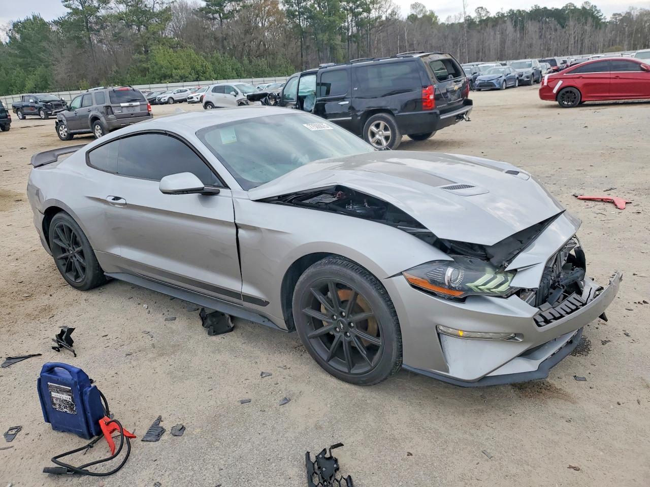 2020 Ford Mustang - zdjęcie 4