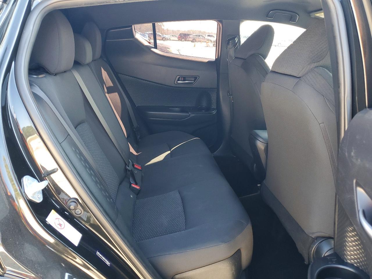 2019 Toyota C-Hr Le - zdjęcie 11