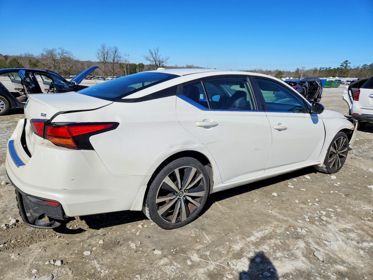 2019 Nissan Altima Sr - zdjęcie 3