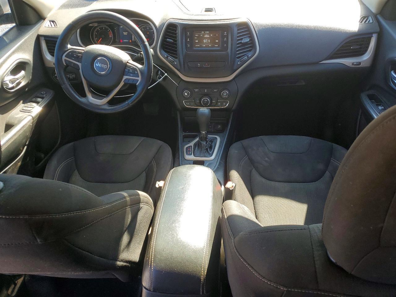 2016 Jeep Cherokee Latitude - zdjęcie 8