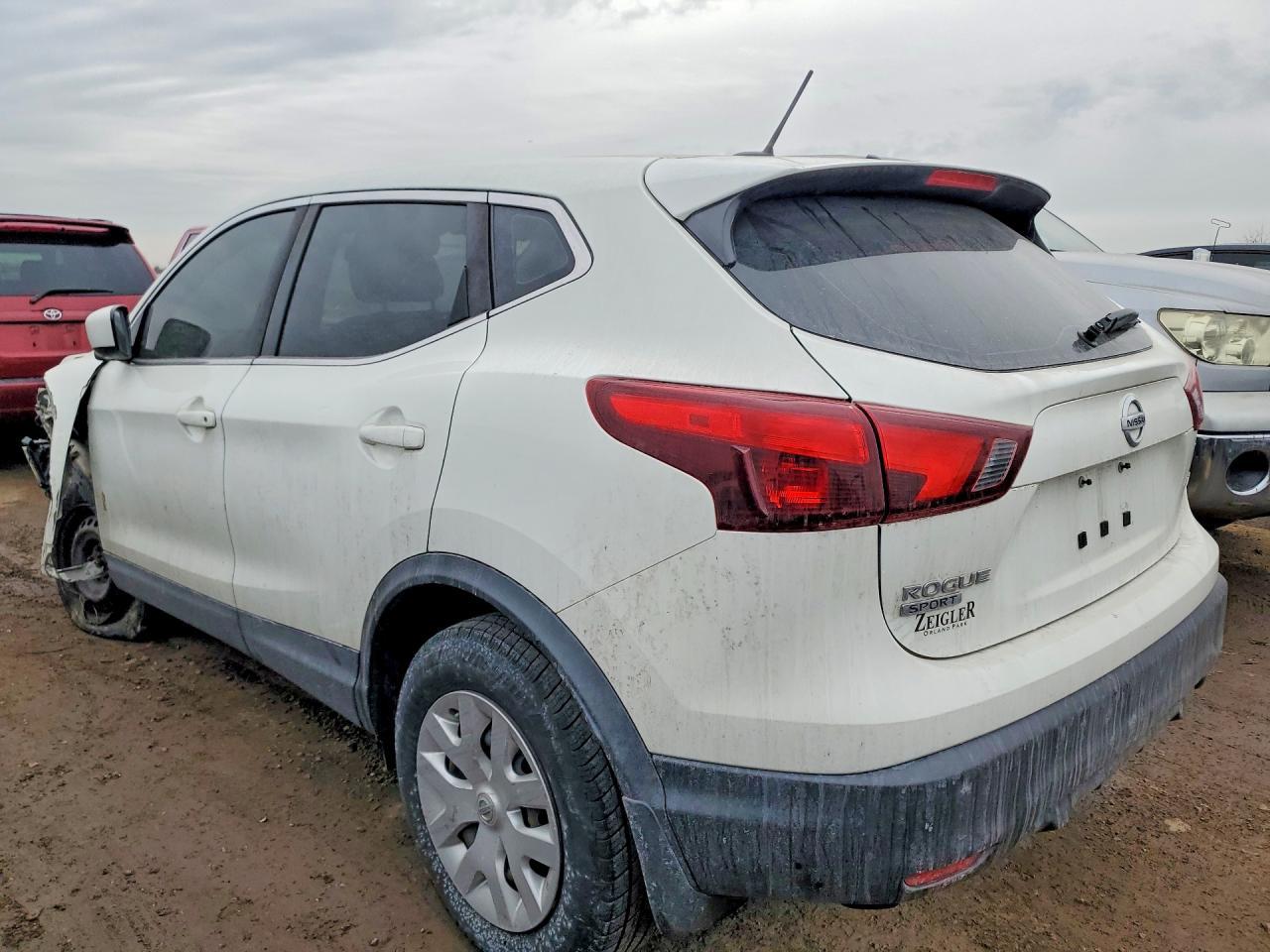 2019 Nissan Rogue Sport S - zdjęcie 2