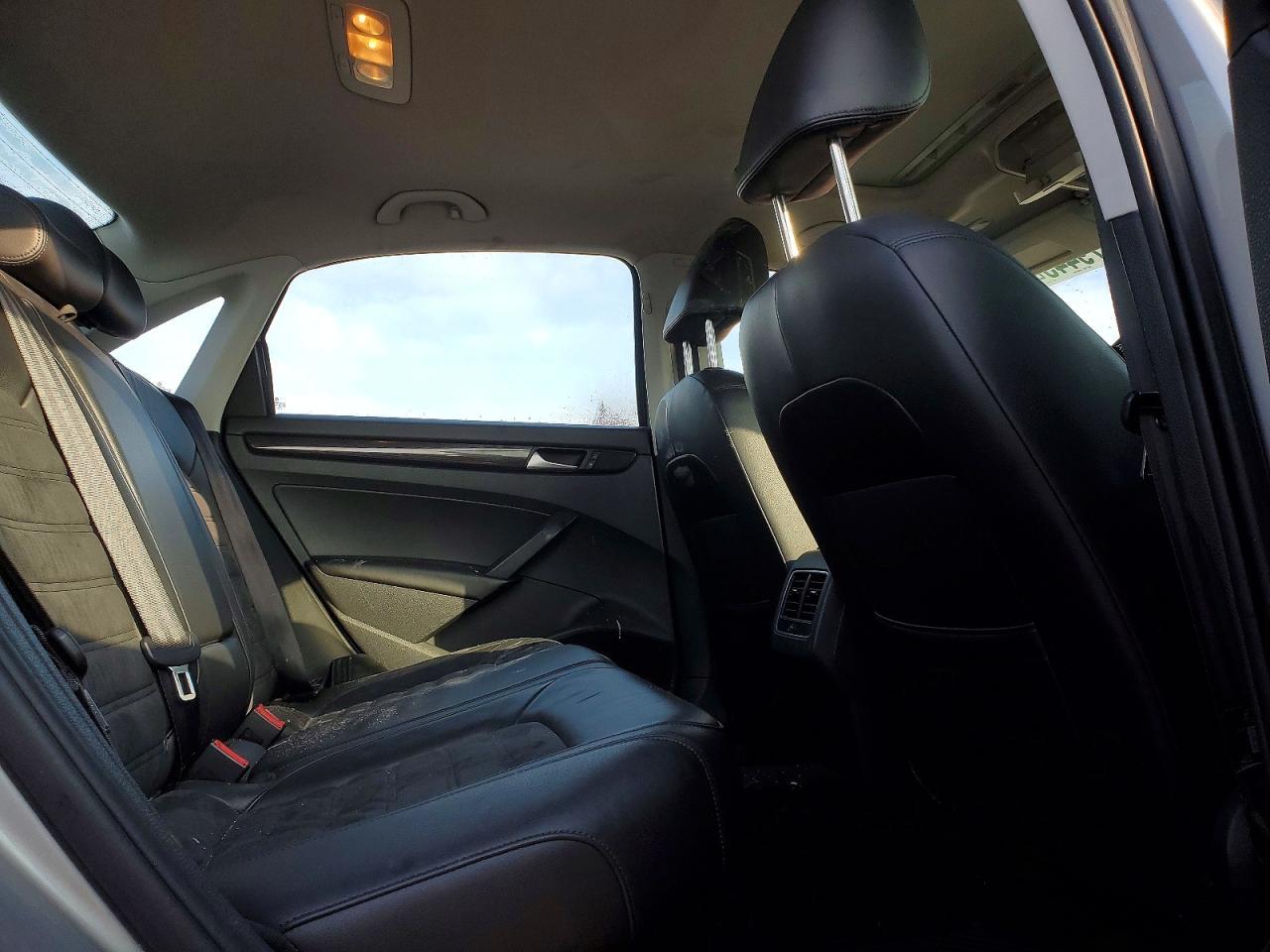 2014 Volkswagen Passat Sel - zdjęcie 10