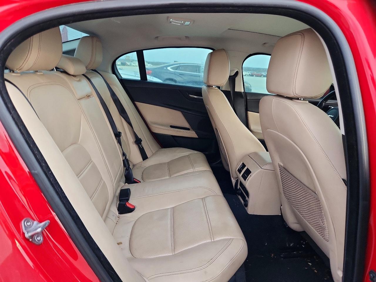 2018 Jaguar Xe Prestige 2Wd 25T 4C 4D Sedan - zdjęcie 10