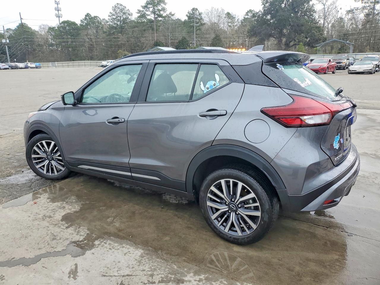 2024 Nissan Kicks Sr - zdjęcie 2