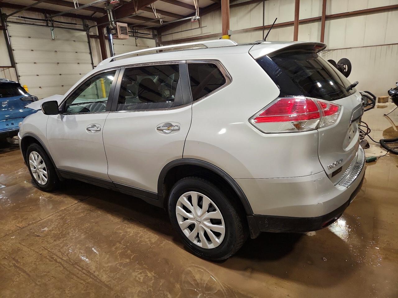2016 Nissan Rogue S - zdjęcie 2