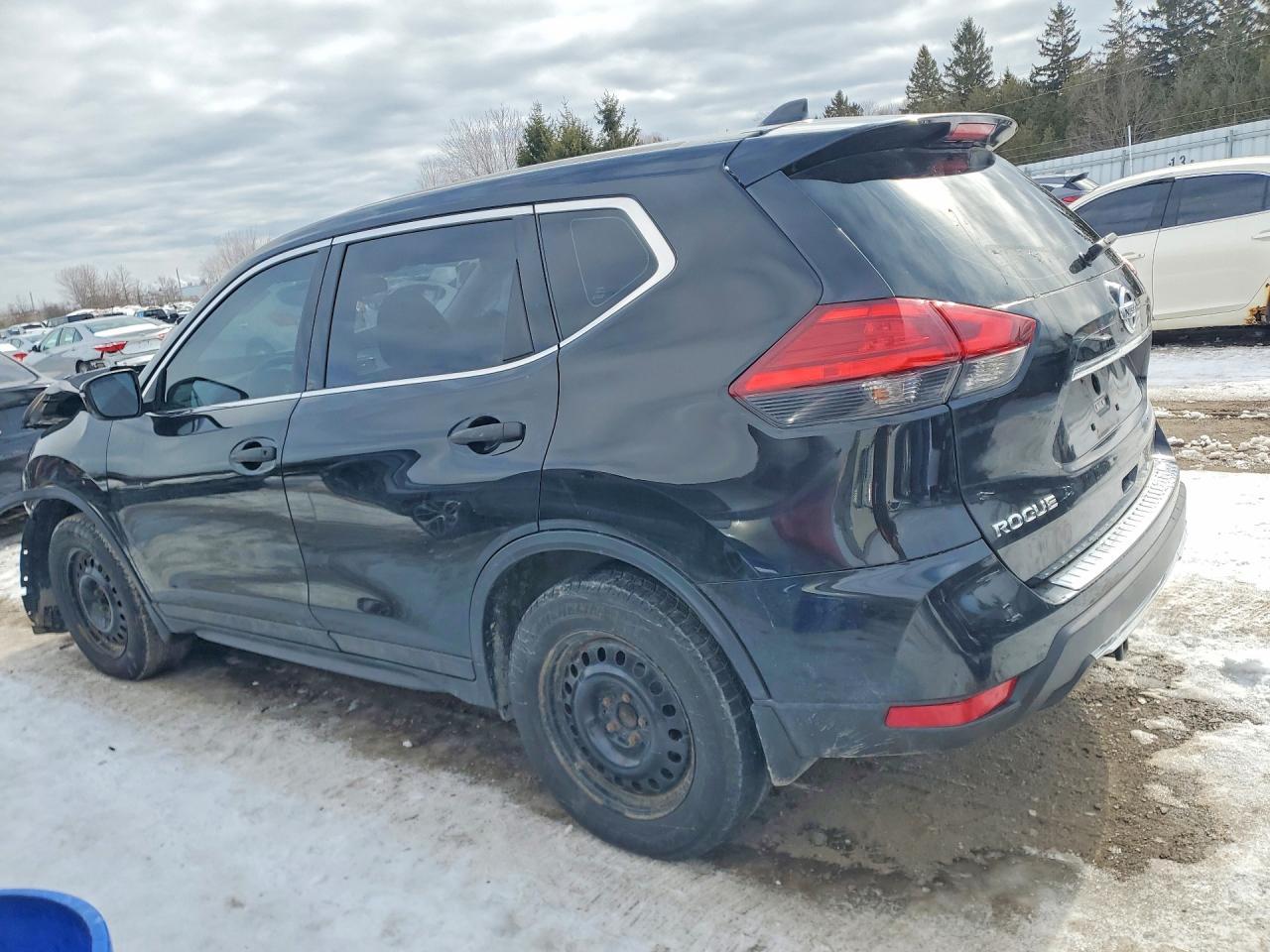 2017 Nissan Rogue S - zdjęcie 2