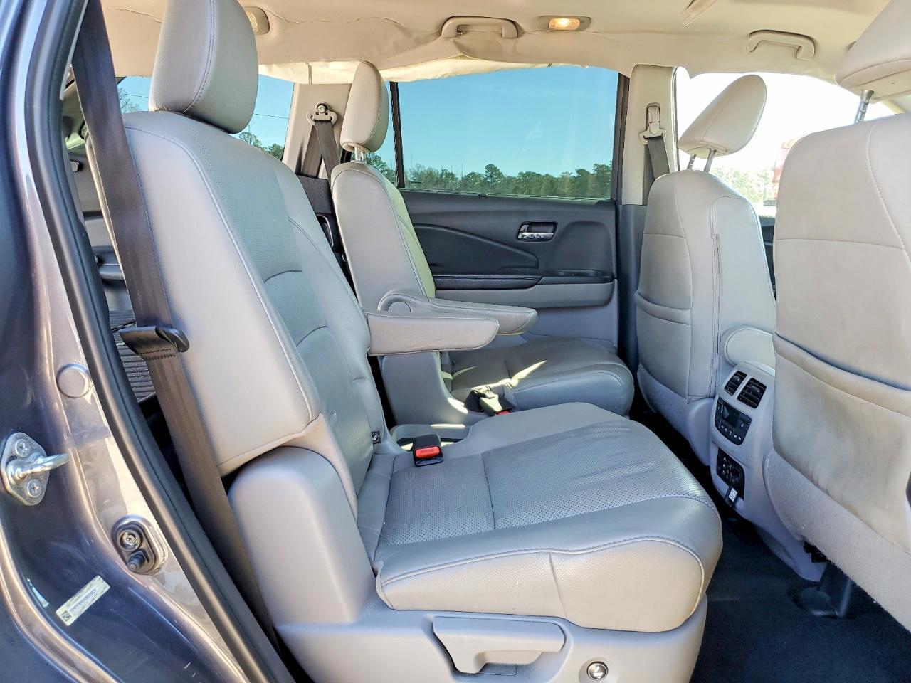 2016 Honda Pilot Elite - zdjęcie 11
