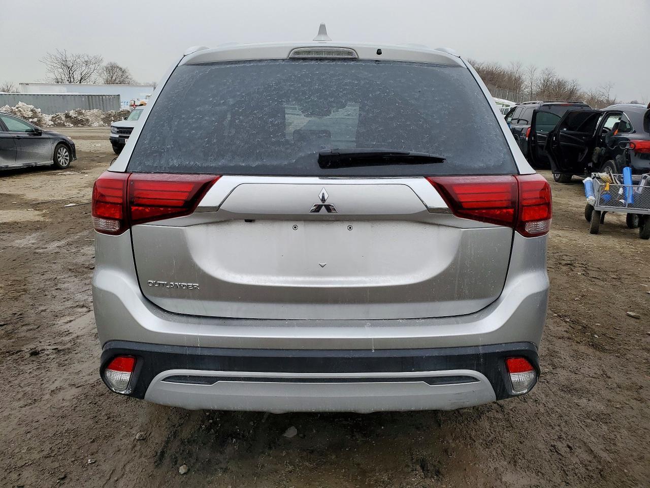 2020 Mitsubishi Outlander Se - zdjęcie 6