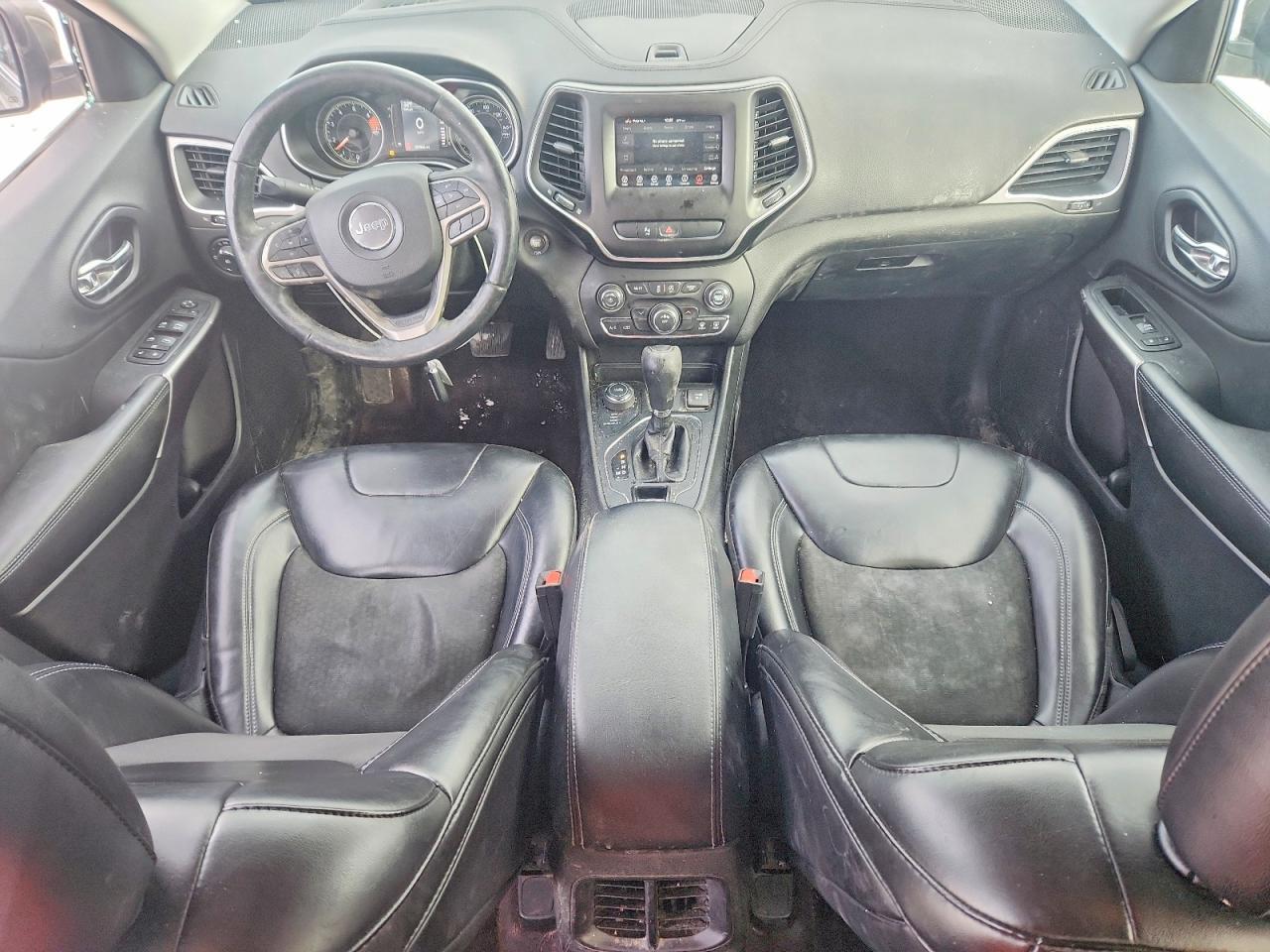 2019 Jeep Cherokee Latitude Plus - zdjęcie 8