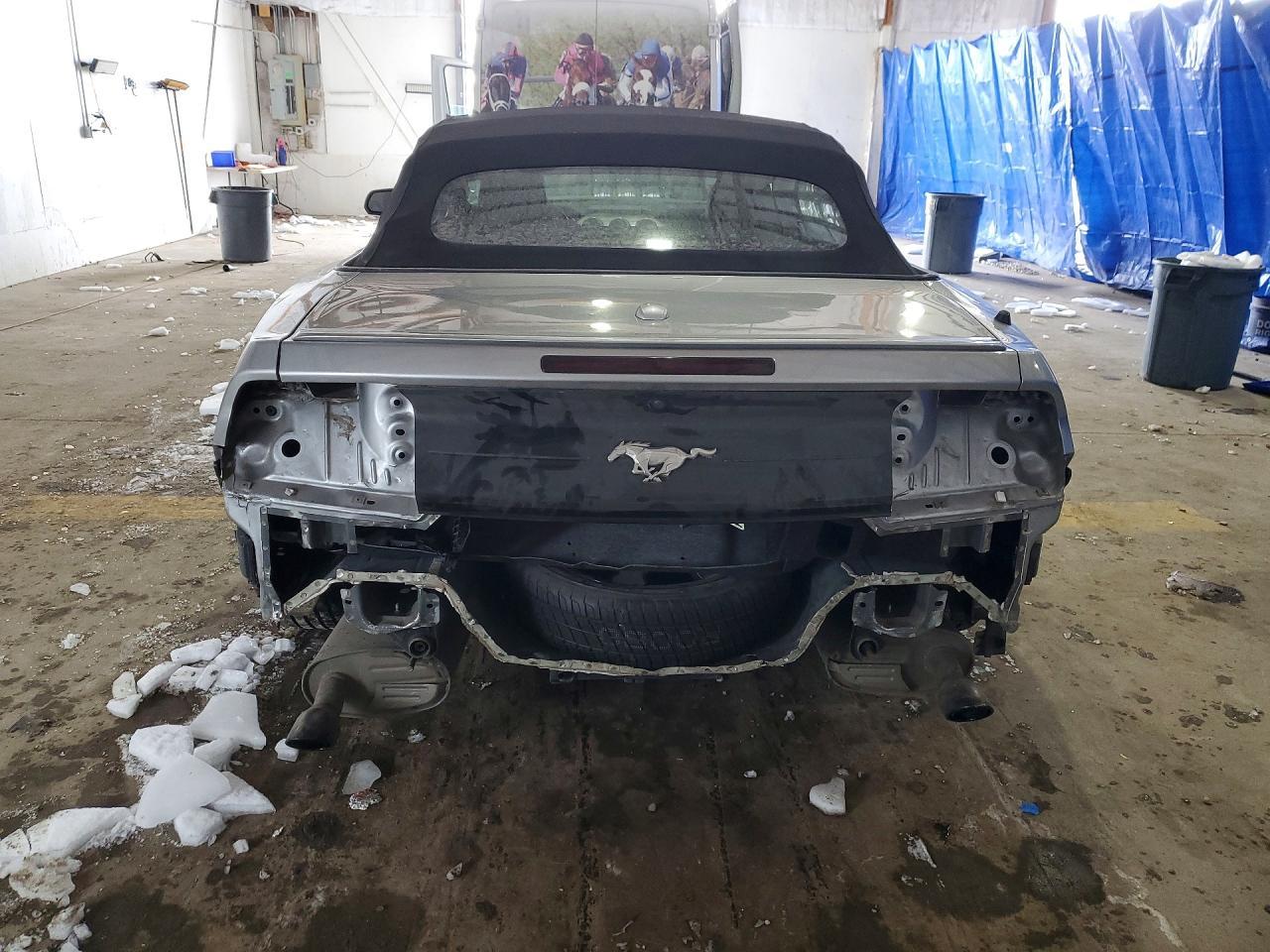 2022 Ford Mustang - zdjęcie 6