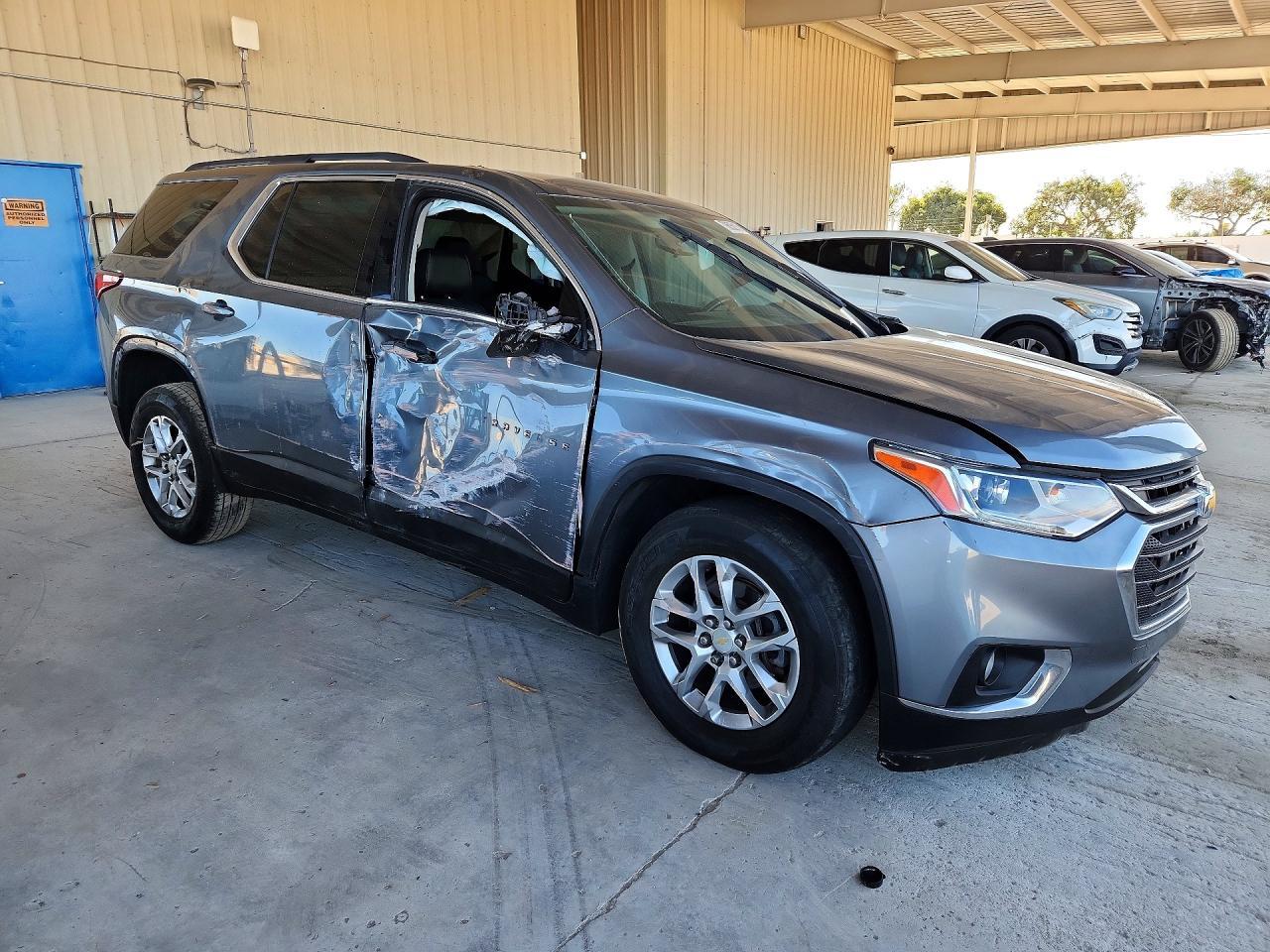 2020 Chevrolet Traverse Lt - zdjęcie 4