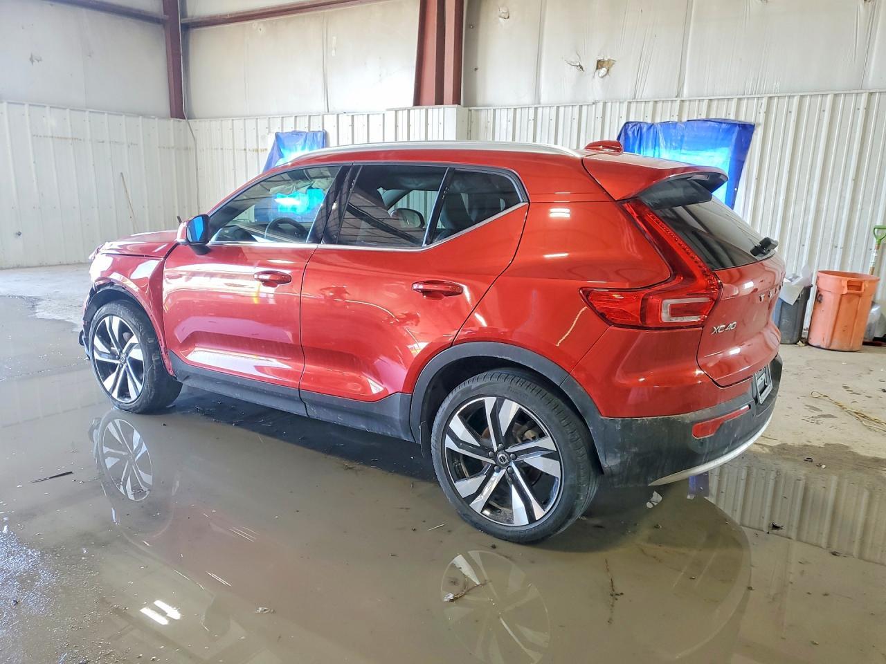 2024 Volvo Xc40 Plus - zdjęcie 2