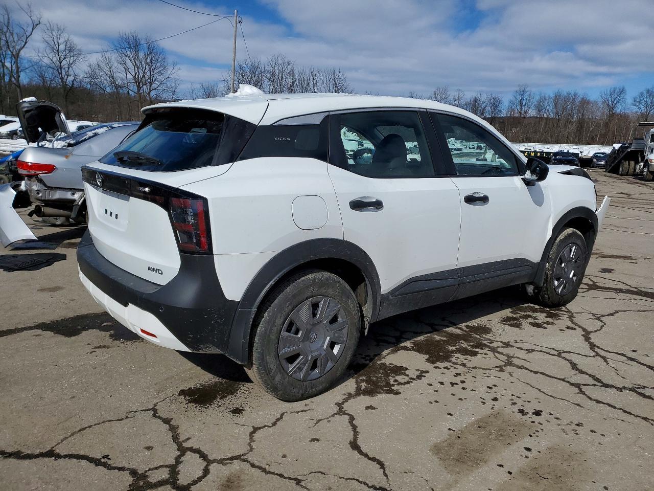 2025 Nissan Kicks S - zdjęcie 3