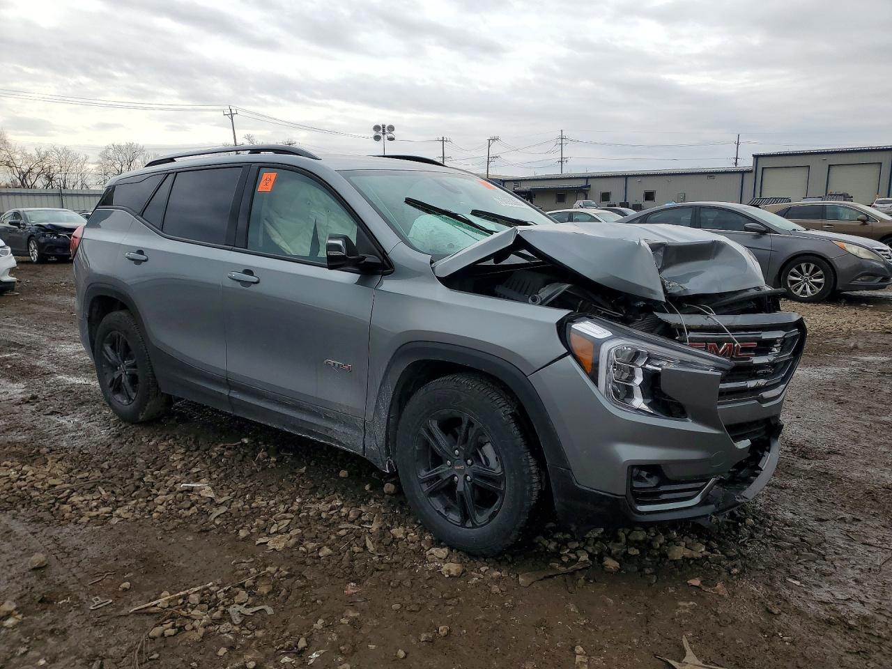 2024 GMC Terrain At4 - zdjęcie 4