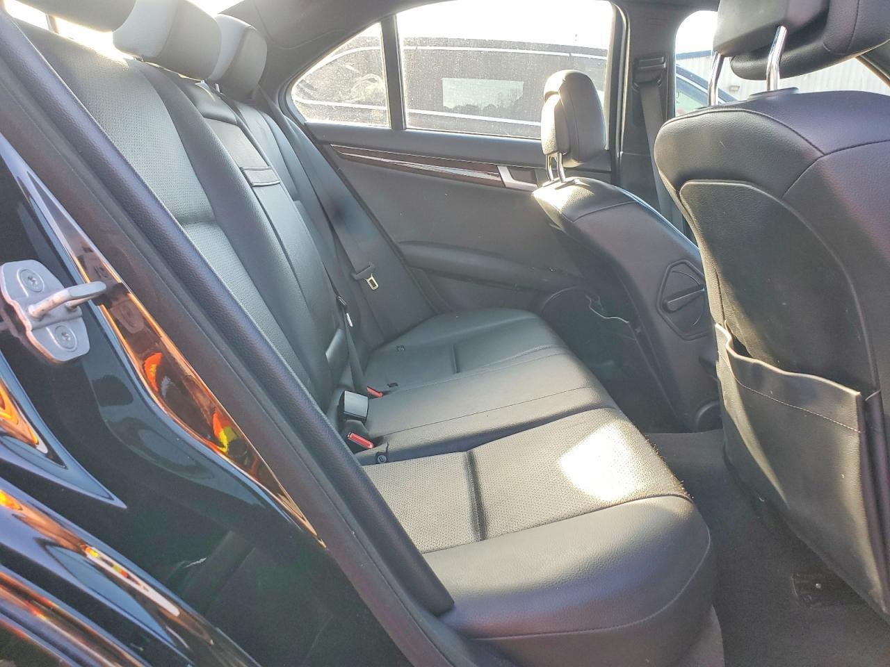 2014 Mercedes-Benz C 250 - zdjęcie 10